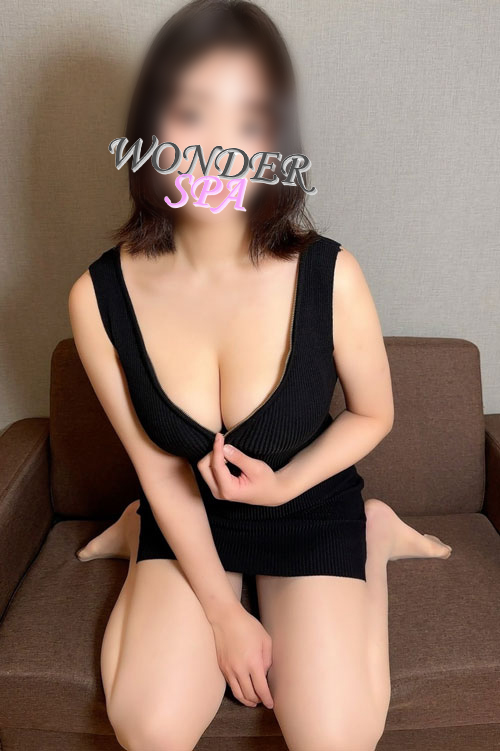 小野寺ともえ(22)