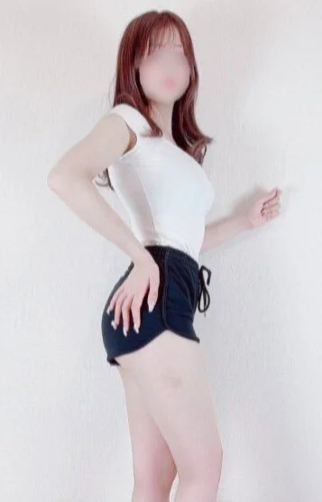 宮崎 カナデ(21)