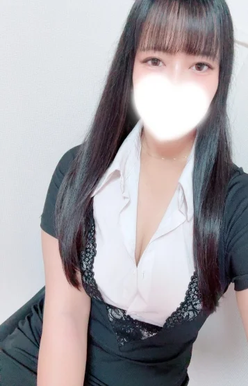 雪平やよい(32)