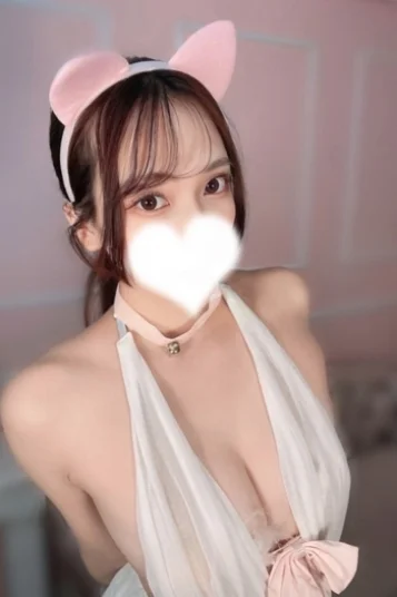 桜城 もえか(23)