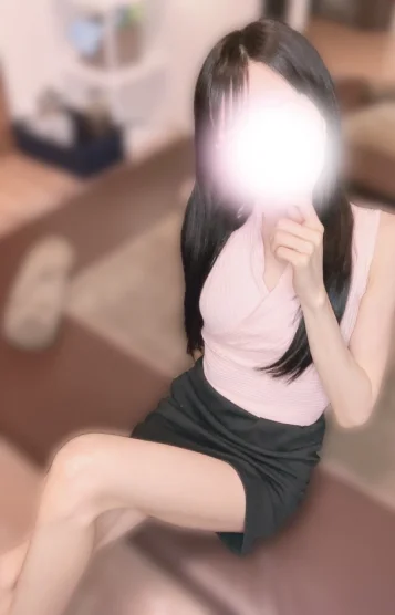 秋月めい(25)
