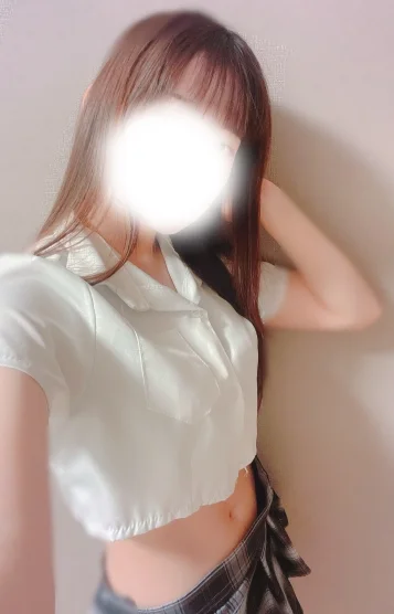 紗倉うみ(24)