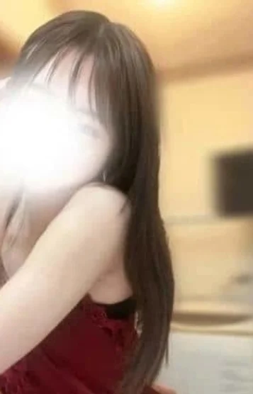 まな(22)