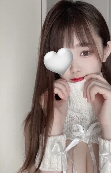 山田りな(22)