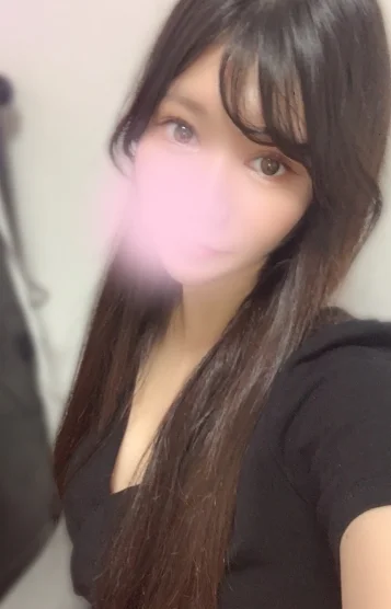 みい(26)