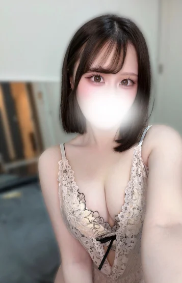 椿みな(22)