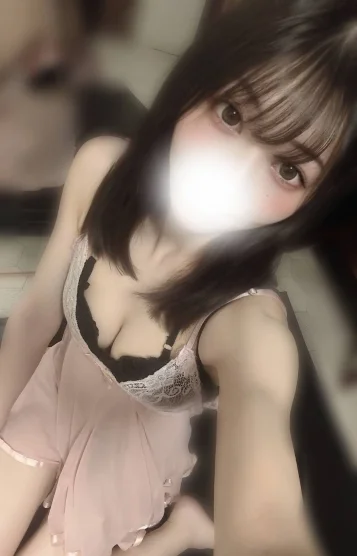 成海なつね(23)