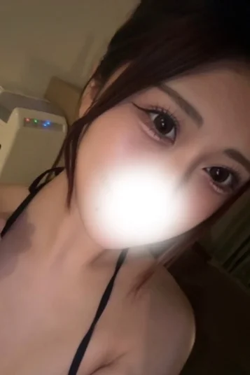 れいな(23)