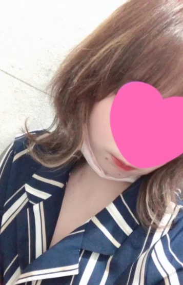 エミリ(25)