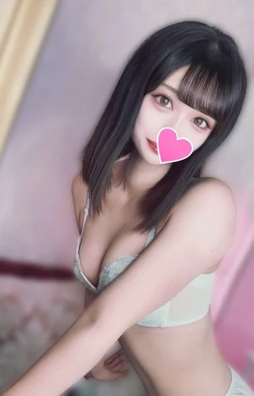 モニカ(21)