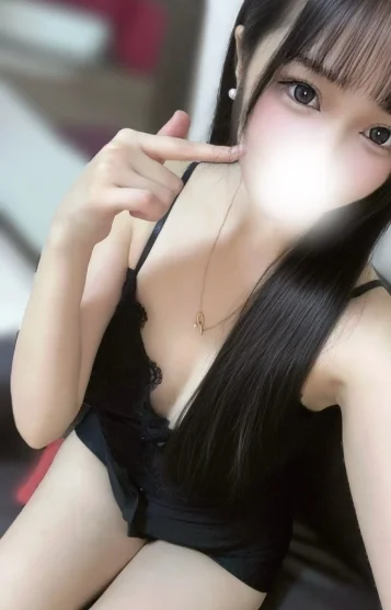 牧野らむ(22)