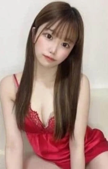 綾瀬りこ(20)