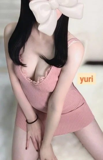 夏目ゆり(27)