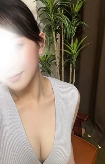 美倉あこ(25)