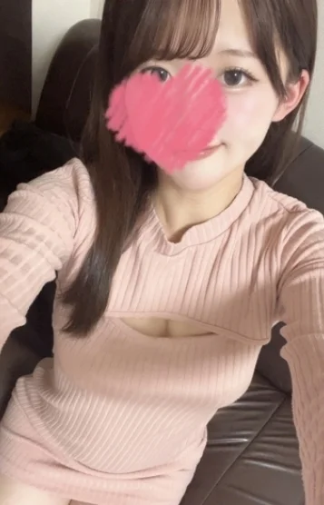 梓川みよ(22)