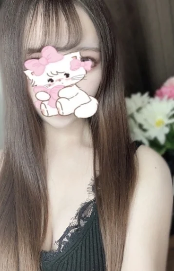 白露りおん(23)