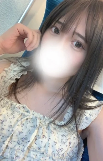 みい(22)
