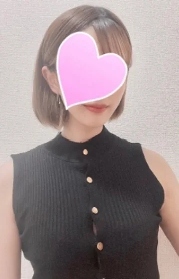 明菜もも(22)