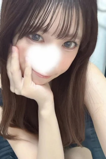 小春まどか(25)