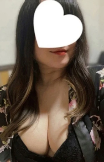 二階堂うみ(28)