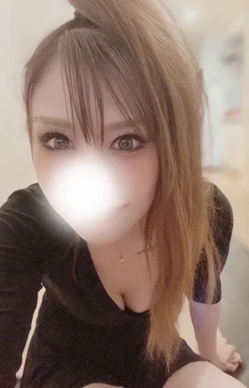 まな(29)