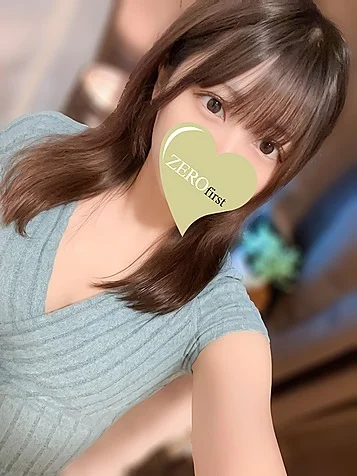 れい(22)
