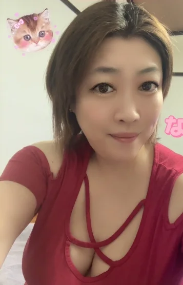 東條なつ(42)