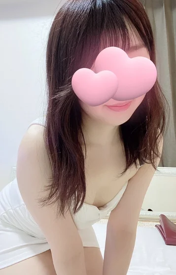里田ひな(27)