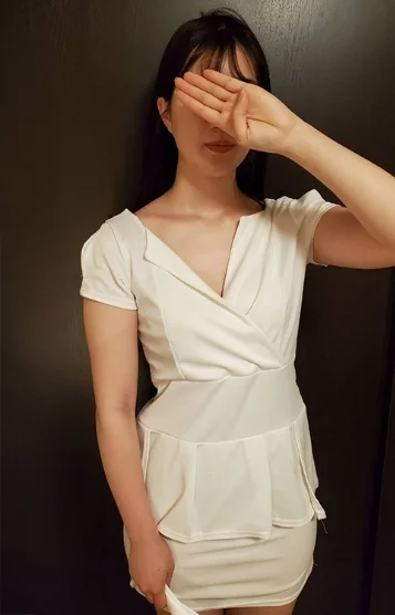 山下由美(28)