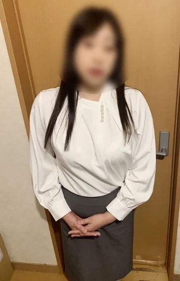 東乗院えな(50)