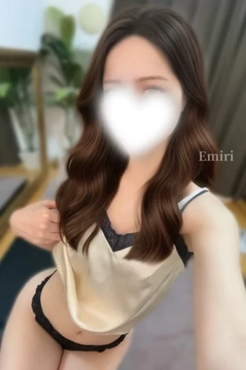 藤咲えみり(22)