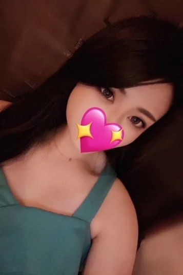 黒咲れいか(24)