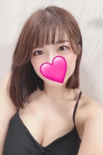 白咲かれん(22)