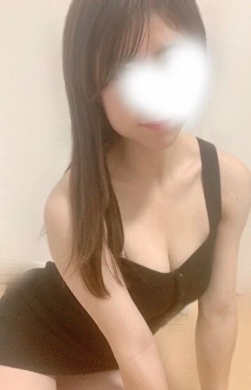 なこ(24)