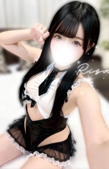 夢咲りさ(20)