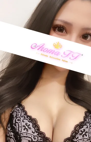 華瀬ひな(25)