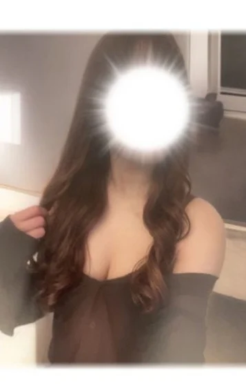 柏木れな(25)