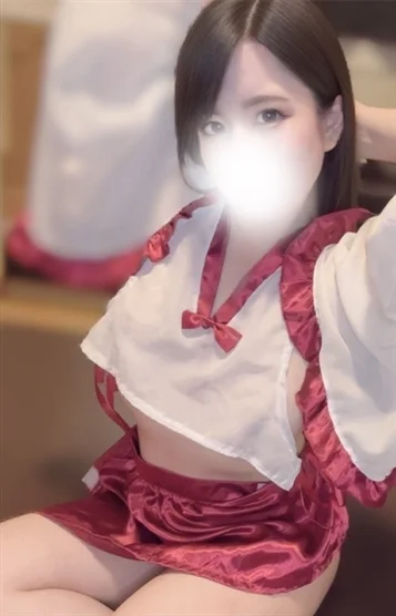 長瀬りな(24)