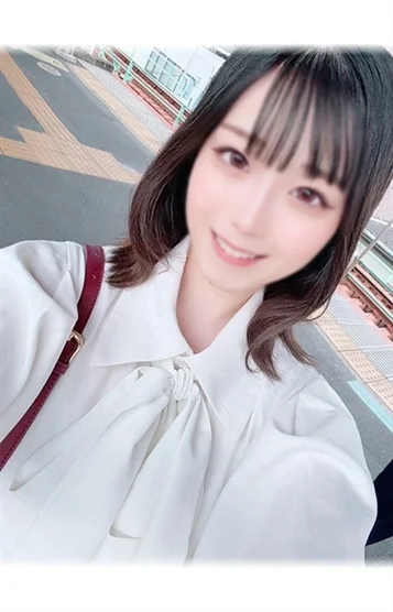 堀北もえか(20)