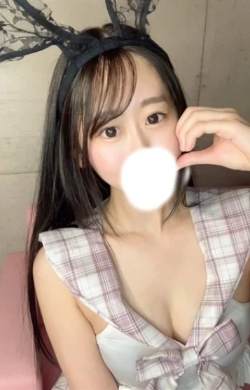 めい(22)