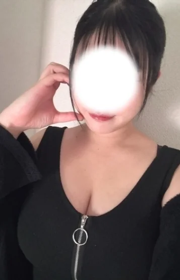 山崎なな(24)