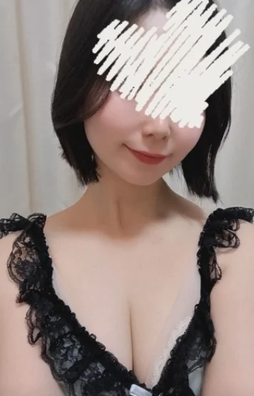 鈴木ももな(20)