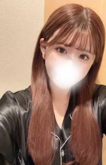 ももな(22)