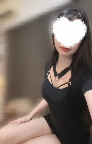 長谷川えみ(32)