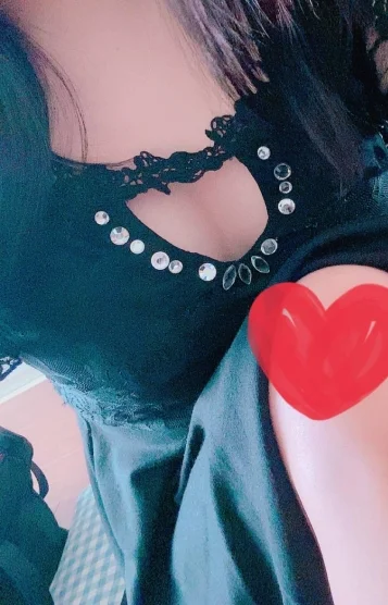 愛川りか(22)