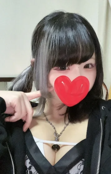 雨音みく(22)