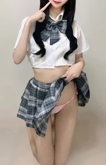 相原りこ(24)