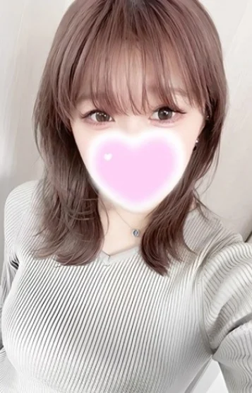 芹澤 レイラ(21)