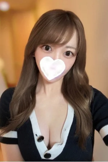 上杉まき(24)