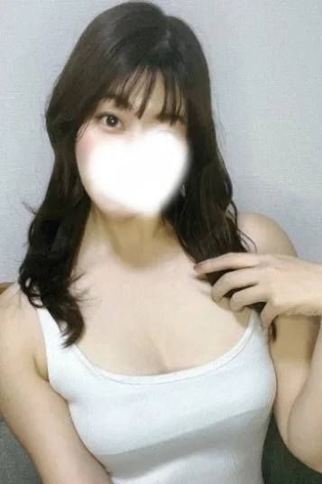 鳴沢めぐみ(26)